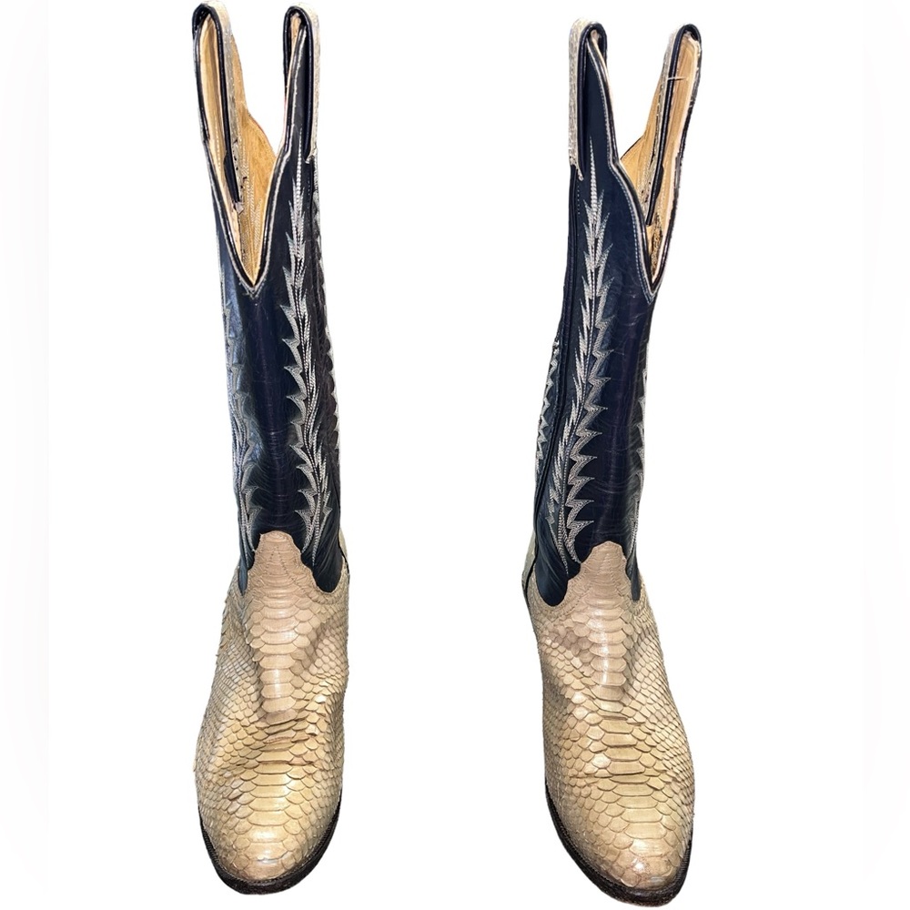 Tony Lama Ladies Cowboy Boots. Size 6.5 B. Color Navy and Tan
